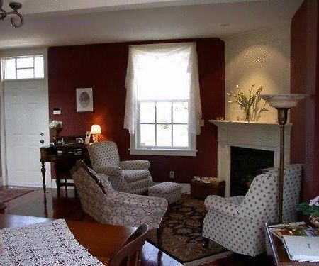 Antique Slumber Old Town Bed & Breakfast Ниагара-он-те-Лейк Экстерьер фото