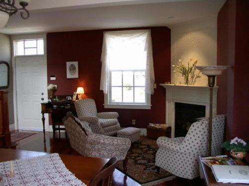 Antique Slumber Old Town Bed & Breakfast Ниагара-он-те-Лейк Экстерьер фото